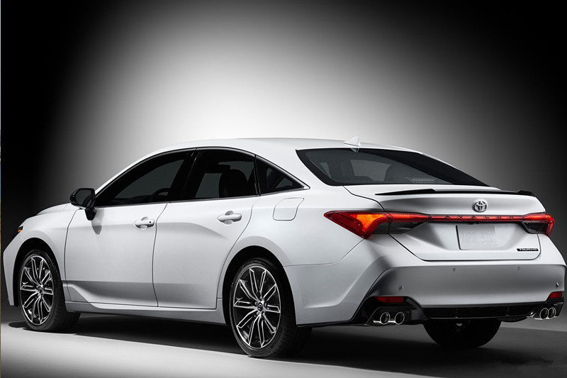 TO-YOTA Avalon 2.0L Petrol Cars with Big Space and Electric Steering System Made