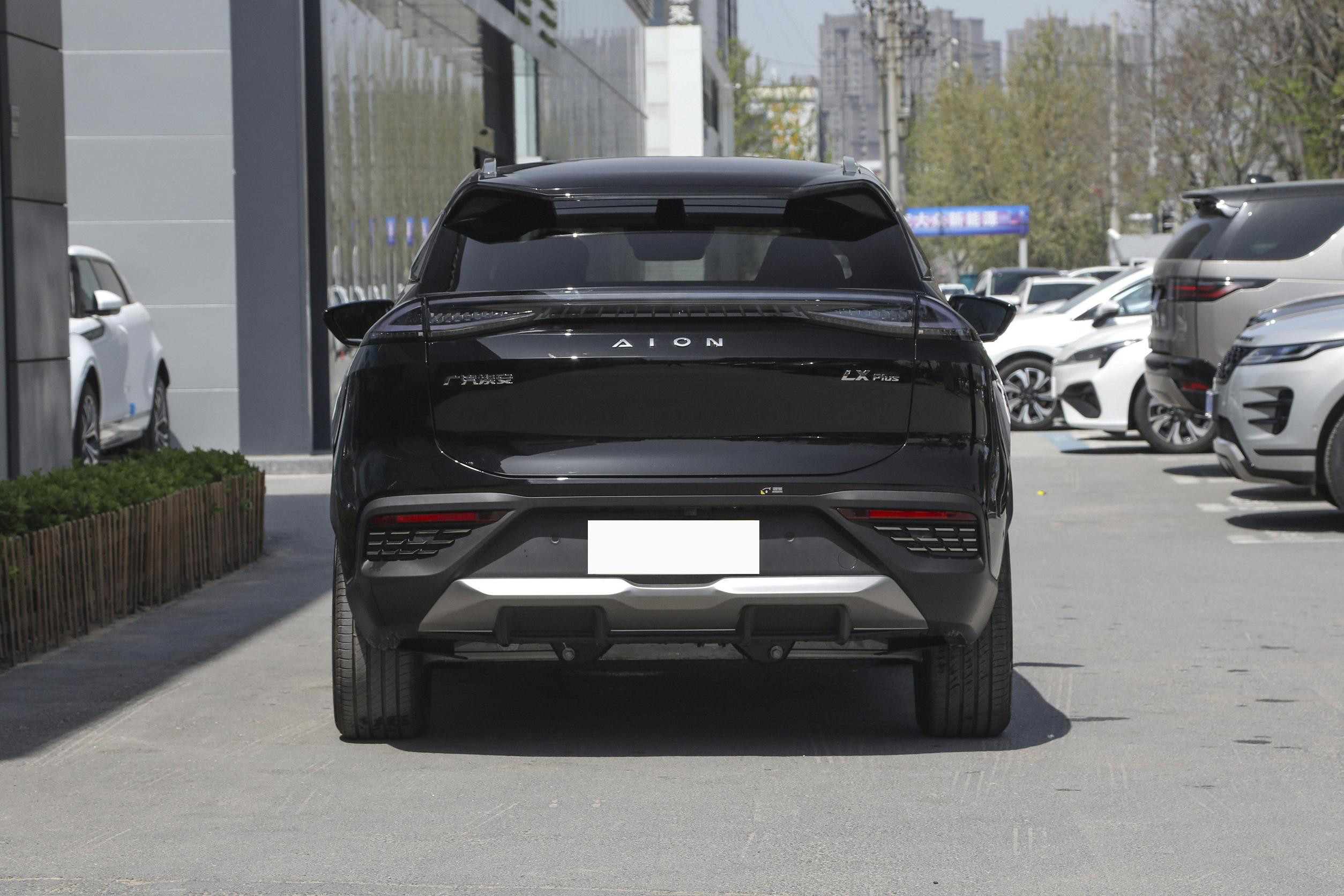 Smart EV Electric Car SUV 650KM Long Range Aion Gac Lx Plus 80D Customized Color