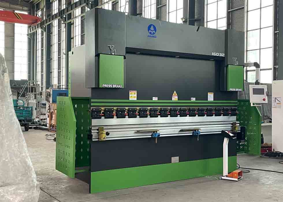 WC67K 160T 3200mm CNC Hydraulic Press Machine Tp10s Controller Auto Sheet Metal Bending Machine