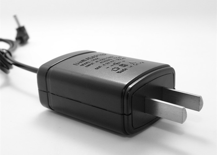 Black / White 4.2 V Battery Charger Us Plug Charger With Short Circuit Protection
