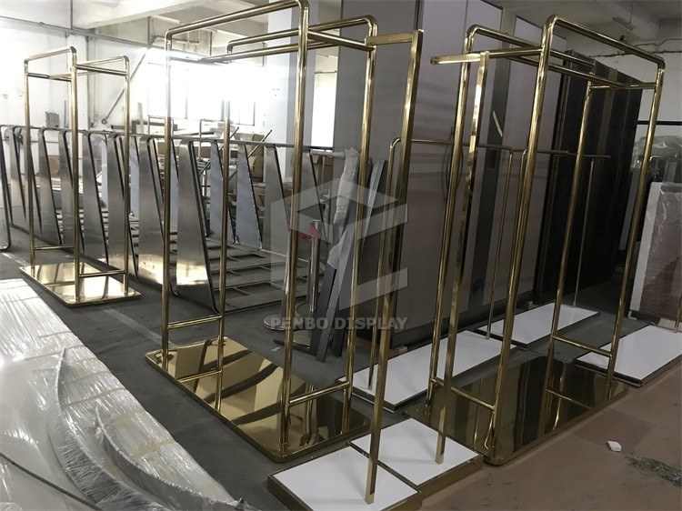 CNC Iron Garment Store Display Stands Racks T4 Lighting