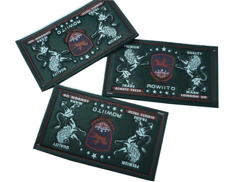 Colorful Embossed Leather Patches With Customized Pattern For Garment / Jeans