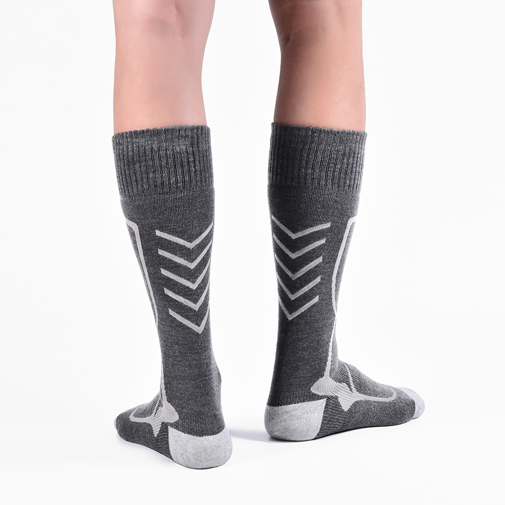 Custom Logo men sport socks breathable compression anti slip Ski Running Basketball Sport Socks