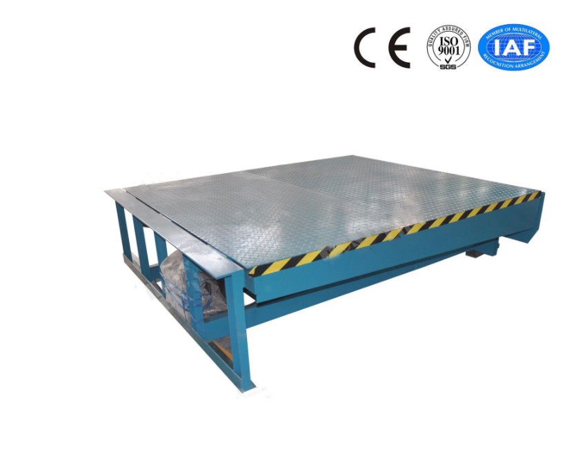 Loading Dock Ramp for Warehouse Loading and Unloading Cargos with Adjustable Height