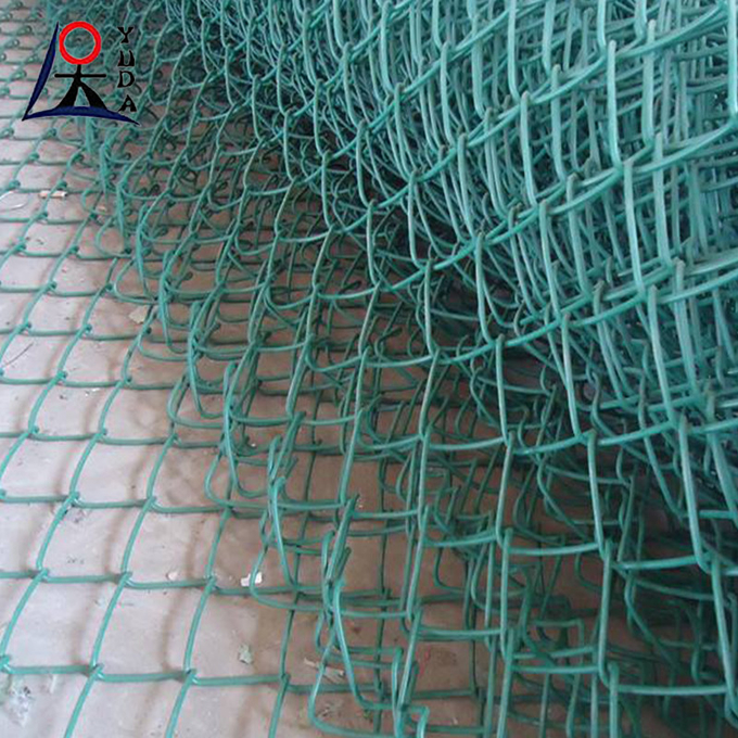 Diamond Iron Wire Mesh Panel Chain Link Temporary Fence For Sports Field