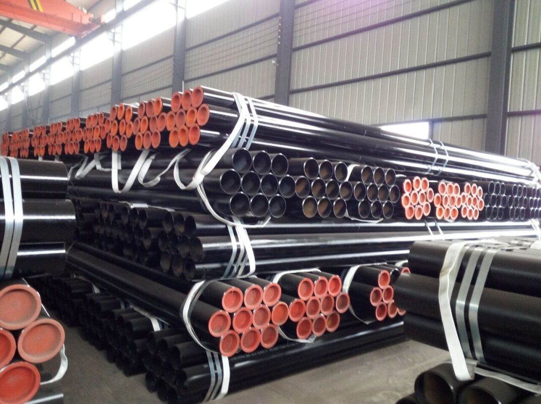 Straight Seamless ERW Black Steel Pipe , Grade B Welded Round Steel Tube