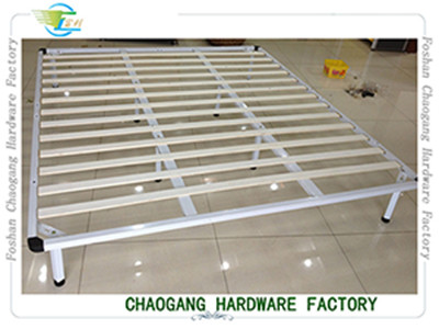 White Colour Lacquerred Metal Base Bed Frame For Queen Size Mattress