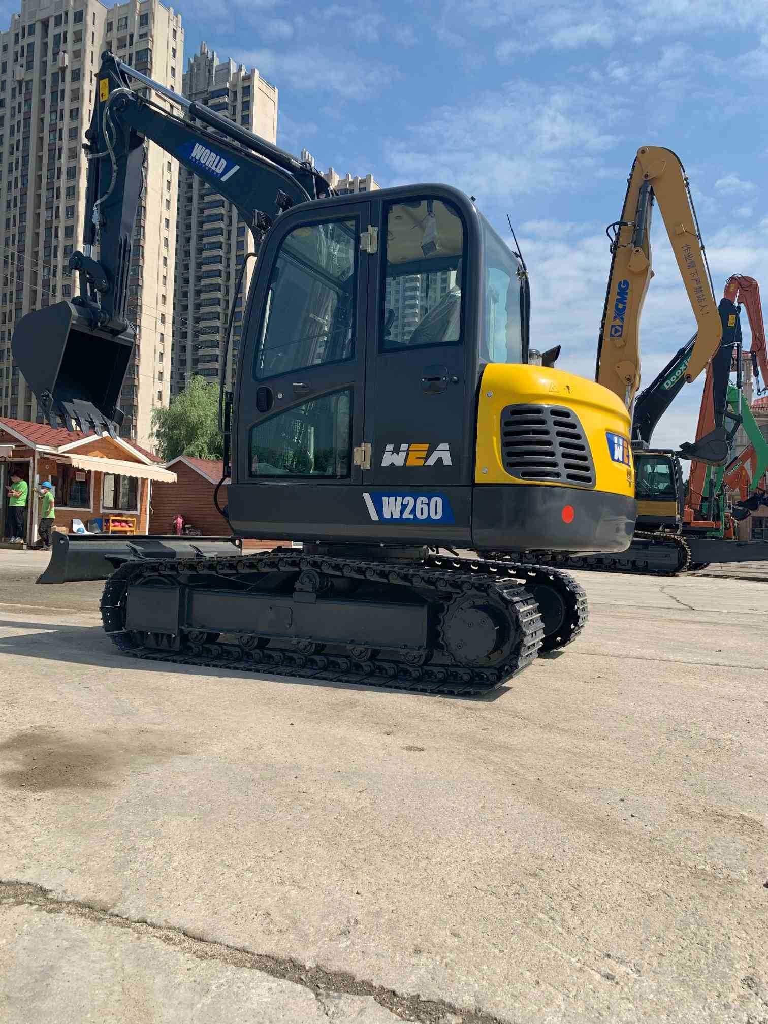 Mini Crawler Excavator 5.8*2.0*2.1m Max. Digging Radius 6.1m similar to Komatsu PC60