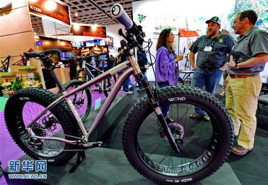 Waterproof Electric Mountain Bicycles Aluminum Alloy Frame LED Headlight
