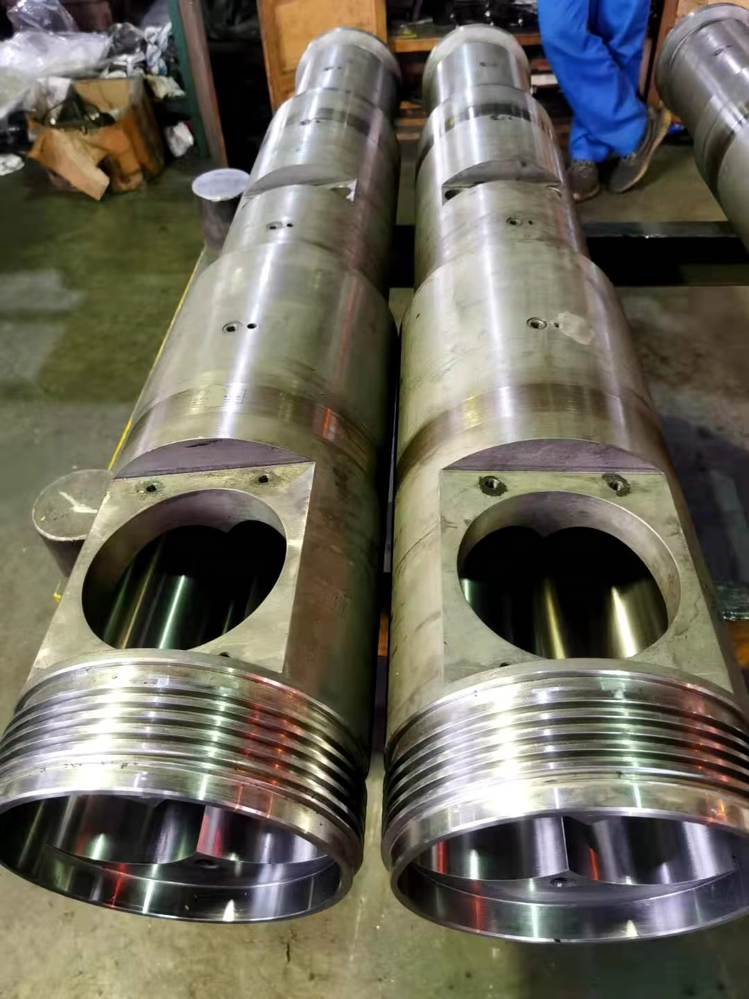 Plastic Extruder Conic Twin Screw And Barrel / Bi-metal Screw And Barrel For Double Twin Screw Extruders
