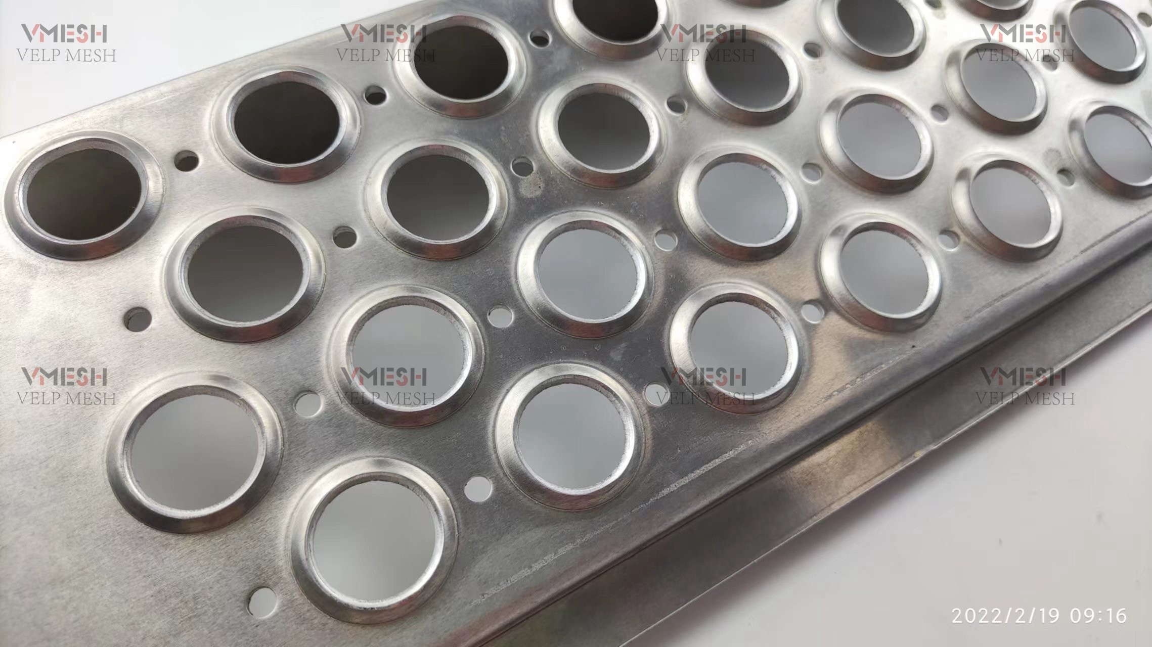 Hot Dip Galvanized 5 Holes Round Channel Perf O Grip Grating 300mm Width