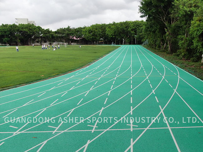 Smooth Recycled Rubber Outdoor Flooring Custom UV Resistant Tiles Type