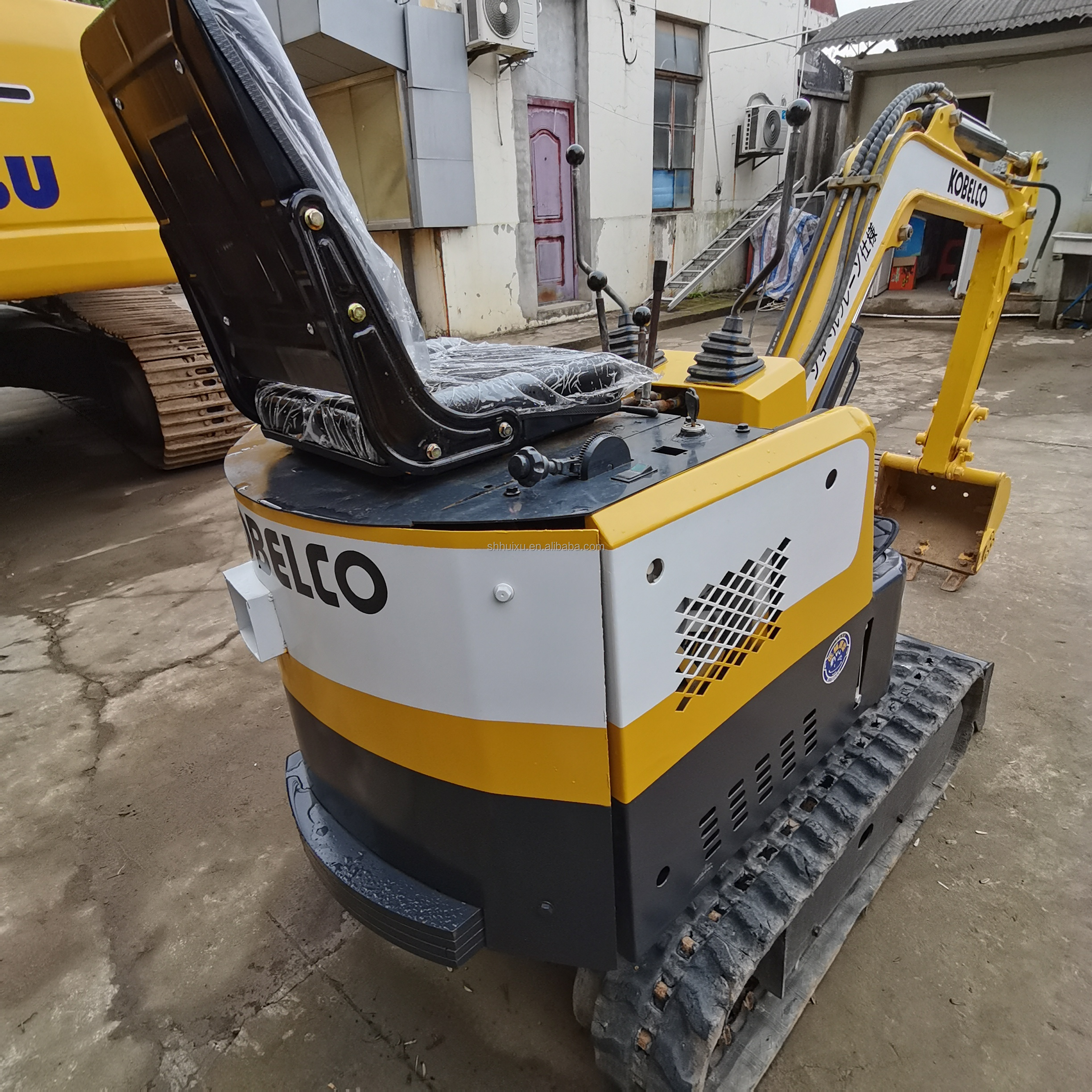 Kobelco SK200 Cheap price Kobelco 10 second hand hydraulic crawler excavator Japan origin Used mini digger