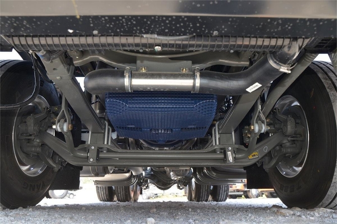 HOWO TH7 Truck 610HP 6*4 AMT Automatic Dangerous Goods Tractor Truck High Roof Deflector