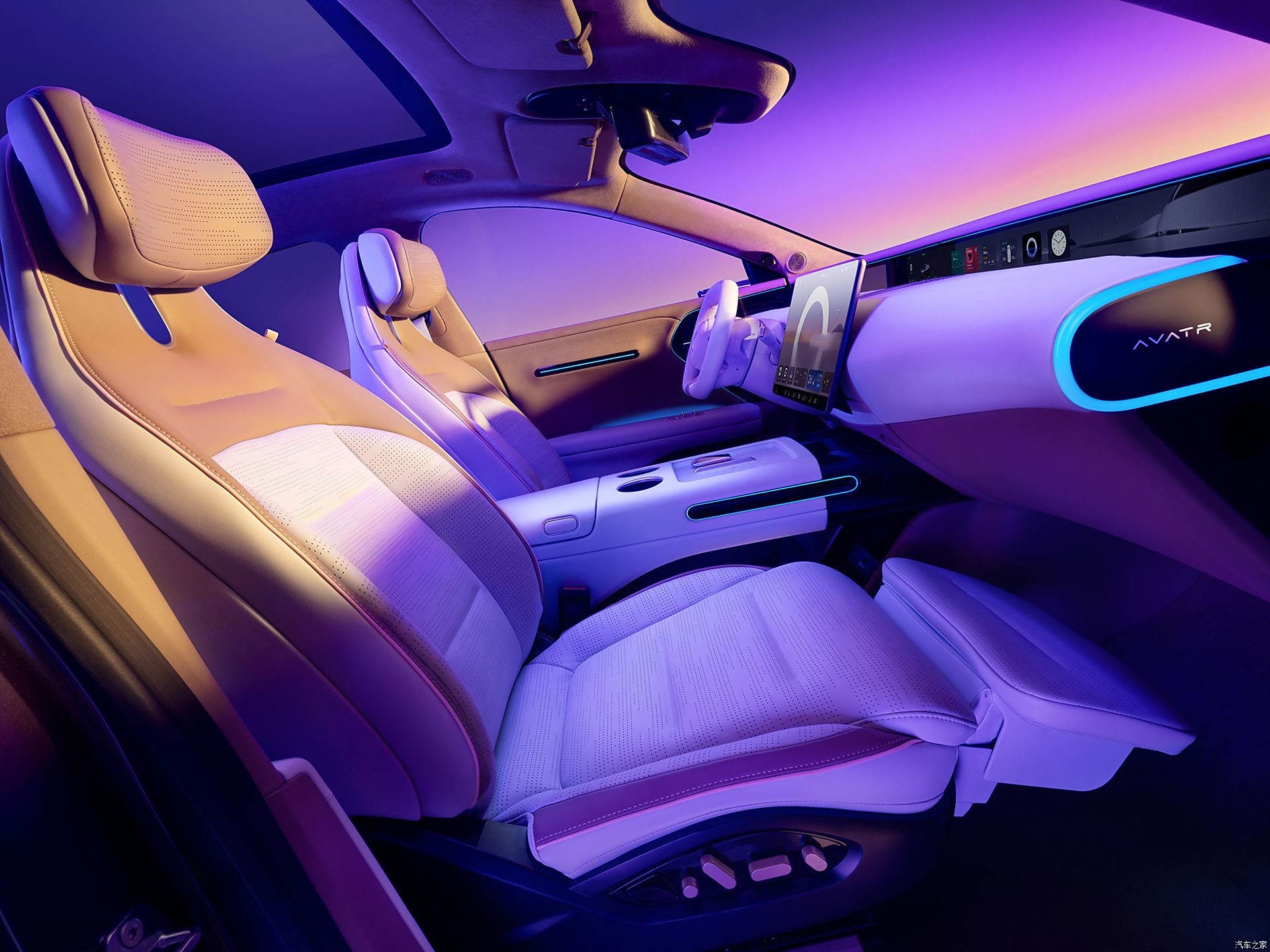 Changan Avatr 07 is a new high-end brand jointly created by CATL, Huawei, and Chang'an Automobile. It offers both hybrid and all-electric versions,