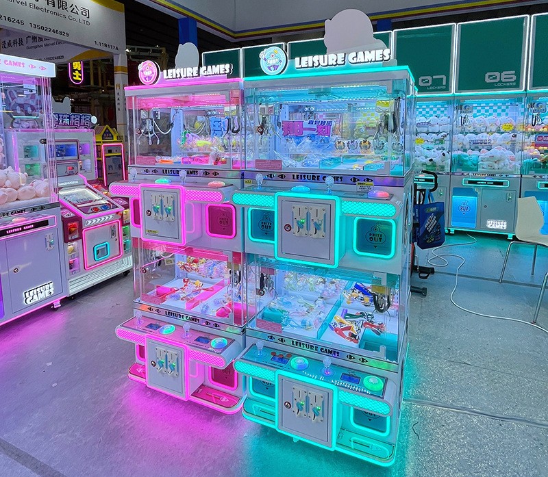 4 Player Claw Machine The Perfect Addition to Your Indoor Amusement L70*W60*H190CM