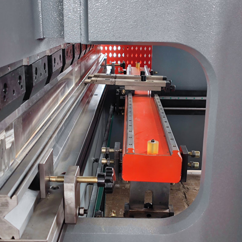 125T2500MM Press Brakes Machine TP10S Hydraulic For Air Conditioner