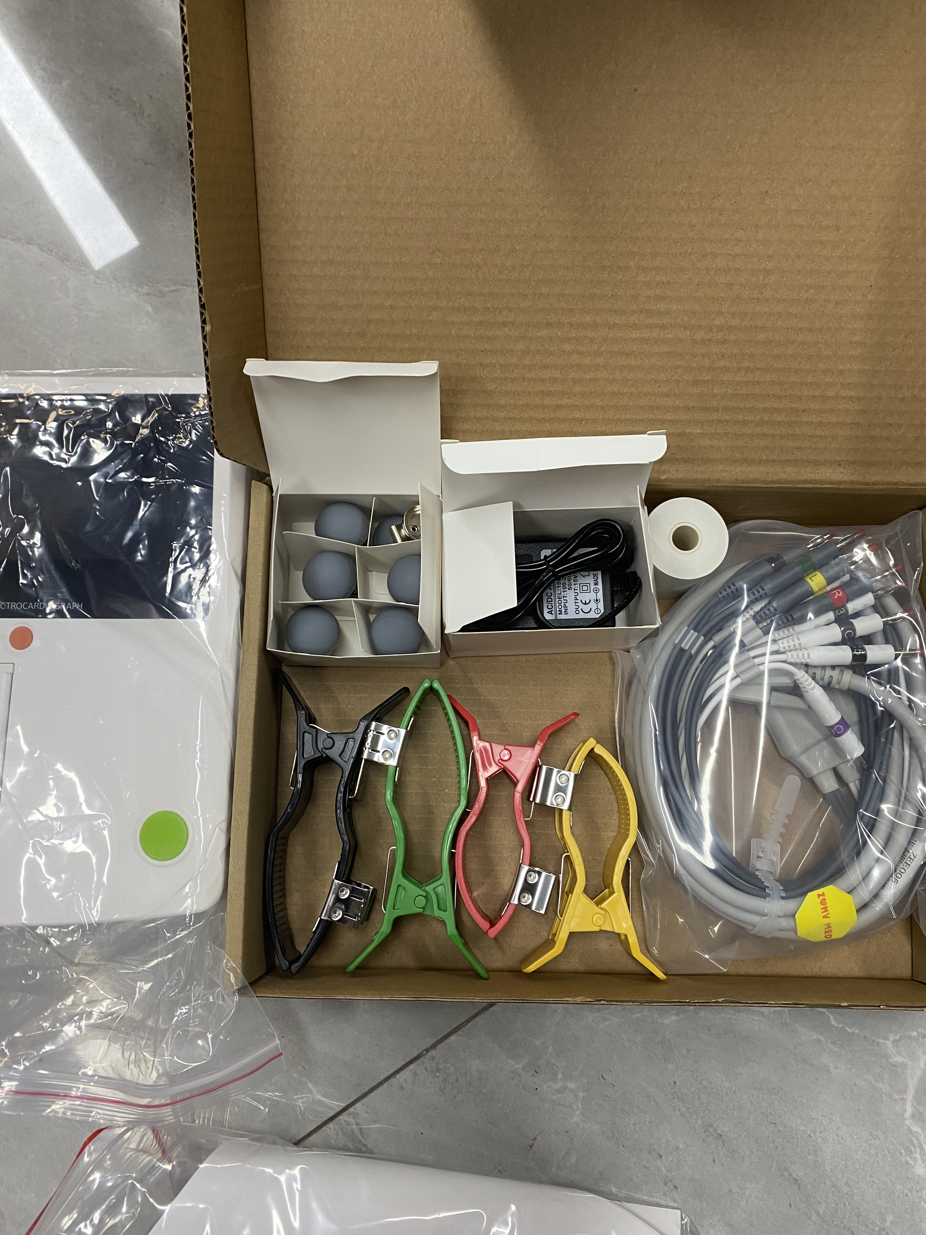 4.3 Inch Touch Screen Medical ECG Machine For Body Health Monitoring ISO Certification