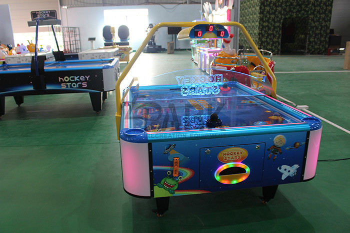 Kids And Adult Play Coin Pusher Air Hockey Table Game Machine 150 * 700 * 150 cm