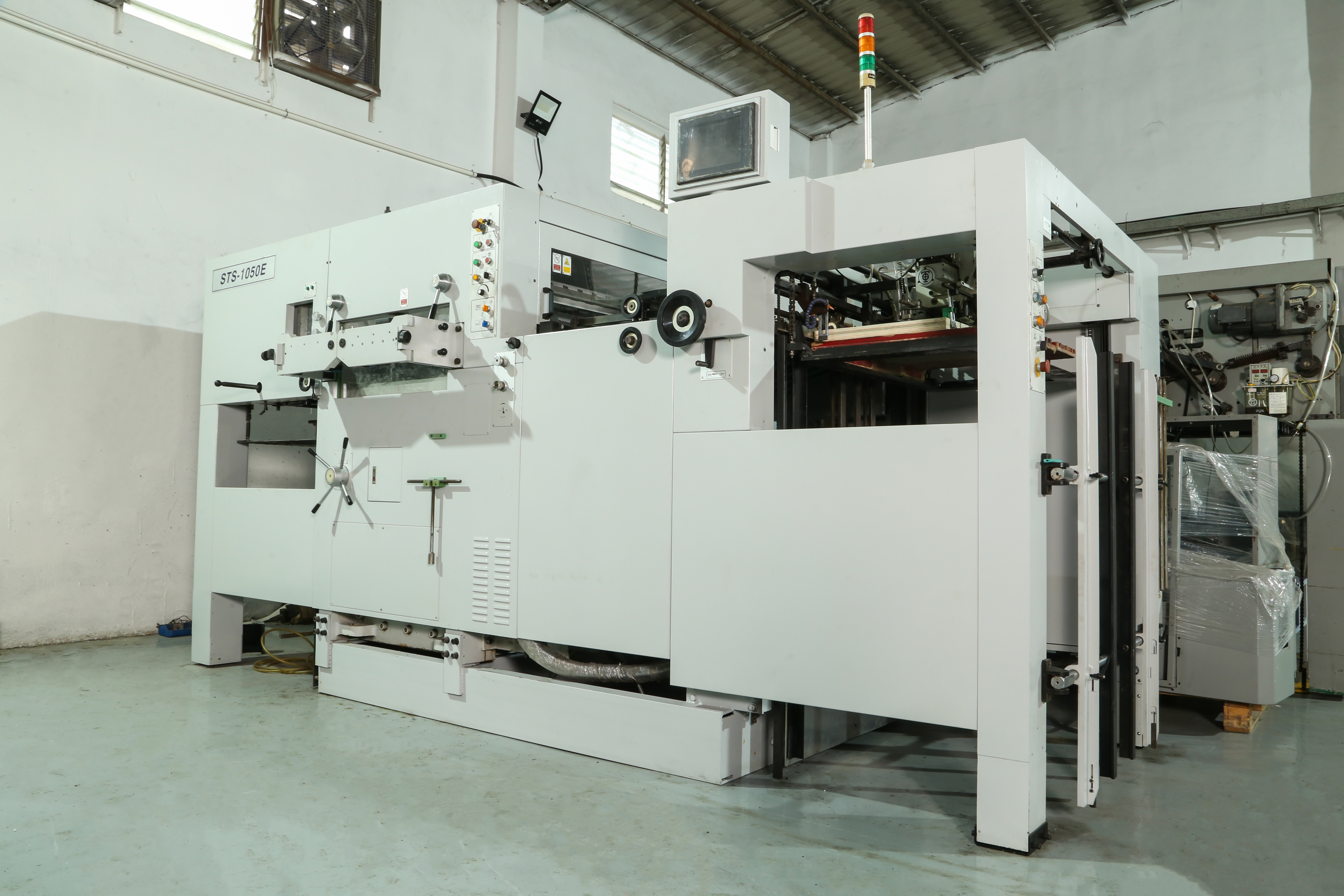 Eterna Die Cutting Machine Gripper Bar For 1050 Model Within Food Beverage Shops