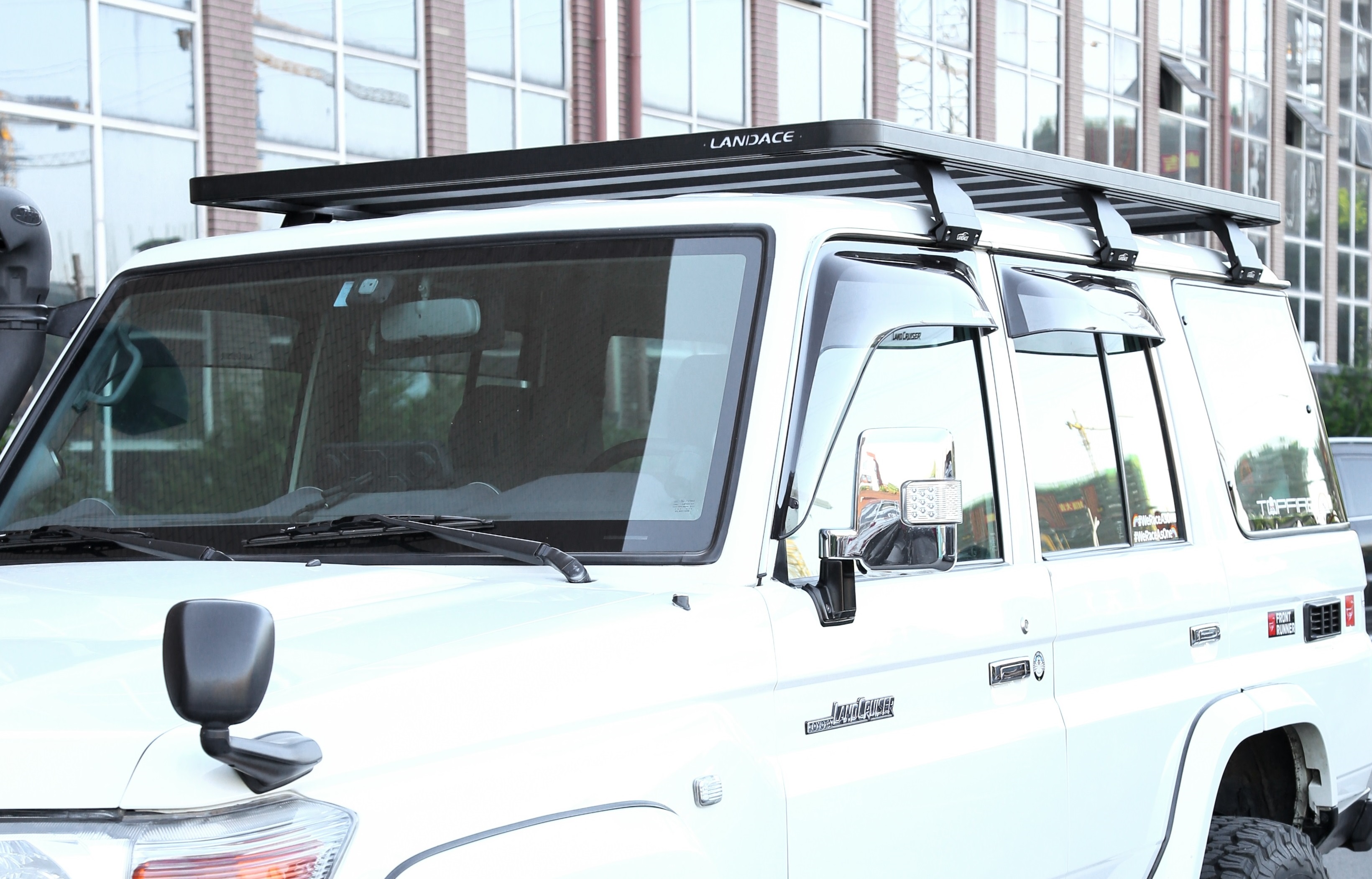 Powder Coating Roof Rack for Toyota Land Cruiser LC76 Designed for Carrying Luggage