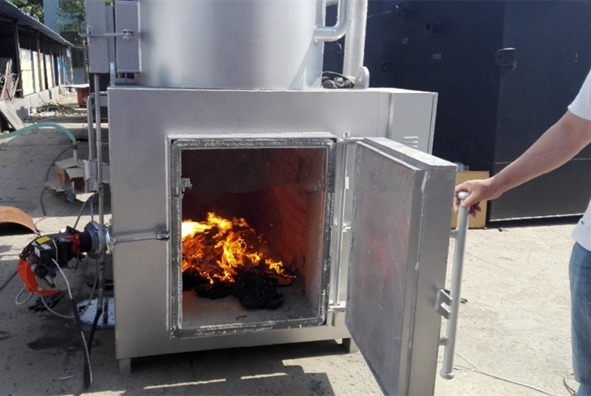 Smokeless and Environmentally Friendly Animal Incinerator for Recycling Hospital Waste