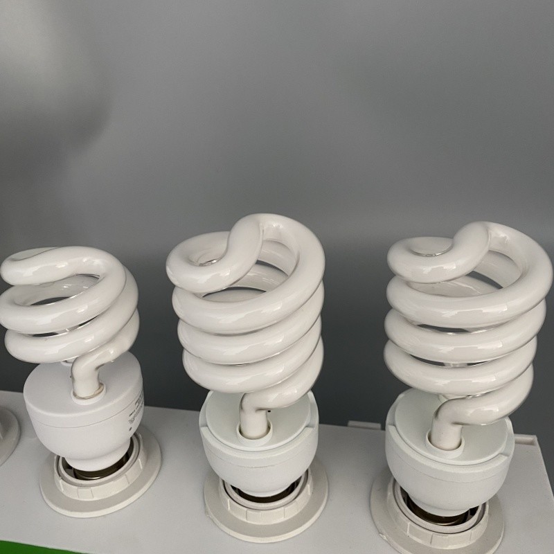 26W 10.0 UVB E27 CFL Bulb For Bearded Dragons Promotes Active Behavior And Essential Vitamin D3 Synthesis