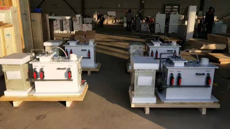 Brine Electrolyzer 98 kg Weight 100L/Hour Productivity for Swimming Pool Disinfection