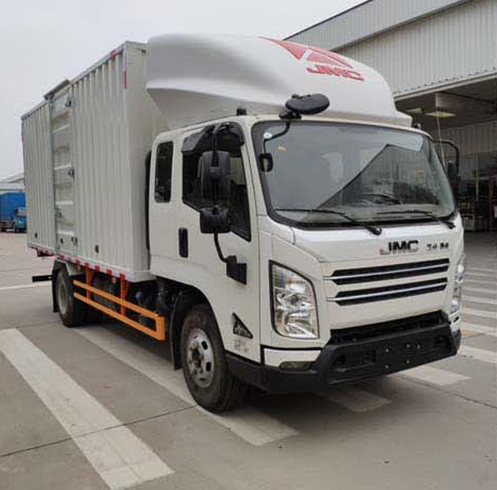 Jiangling Insulated Truck RWD 2WD Cargo Van 6×2 Manual / Automatic 3 Seater