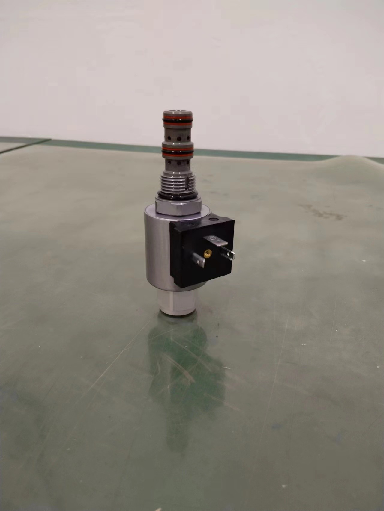 KPPCD05 Hydraulic Proportional Pressure Reducing Valve 24V Solenoid Valve