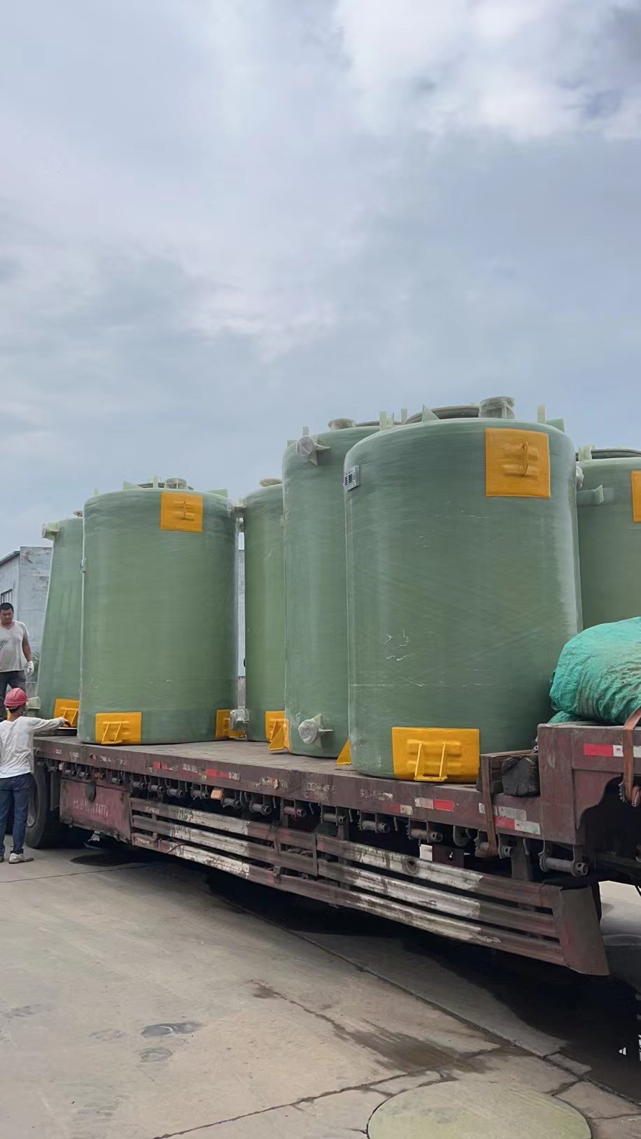 Cylindrical Easy Installation Vertical FRP Water Storage Tank For Wastewater Treatment