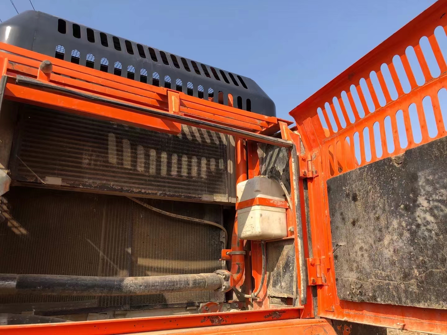 Original Doosan DH370-9 Heavy-Duty Second-Hand Excavator for Your Construction Needs
