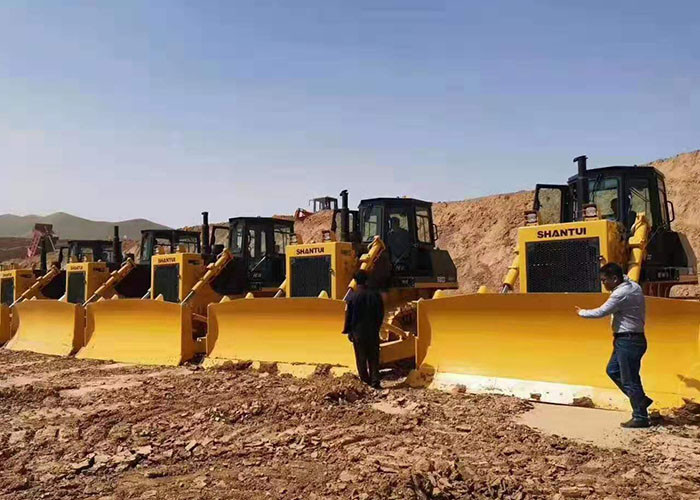 257KW Yellow Rock Crawler Bulldozer Road Construcion Machinery SD32W Model