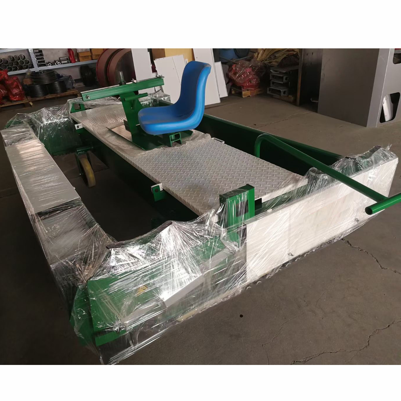 TPJ 1.8 Rubber Paver Machine 5.6KW 1.8m Width For Granules Running Track