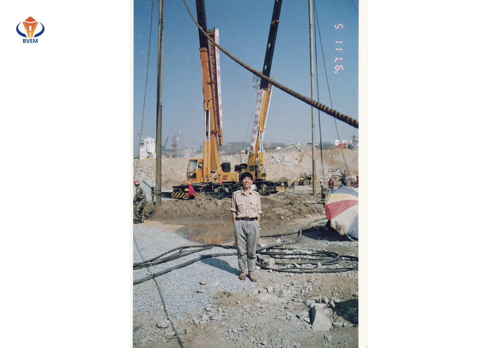 Soil Improvement 130KW Vibro Piling Machine Electric Vibroflotation