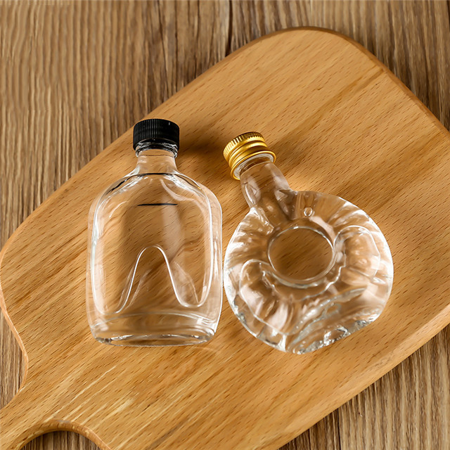 Leak Resistant Crystal Glass Bottles 40ml 50ml Vodka Wine With Aluminium Cap