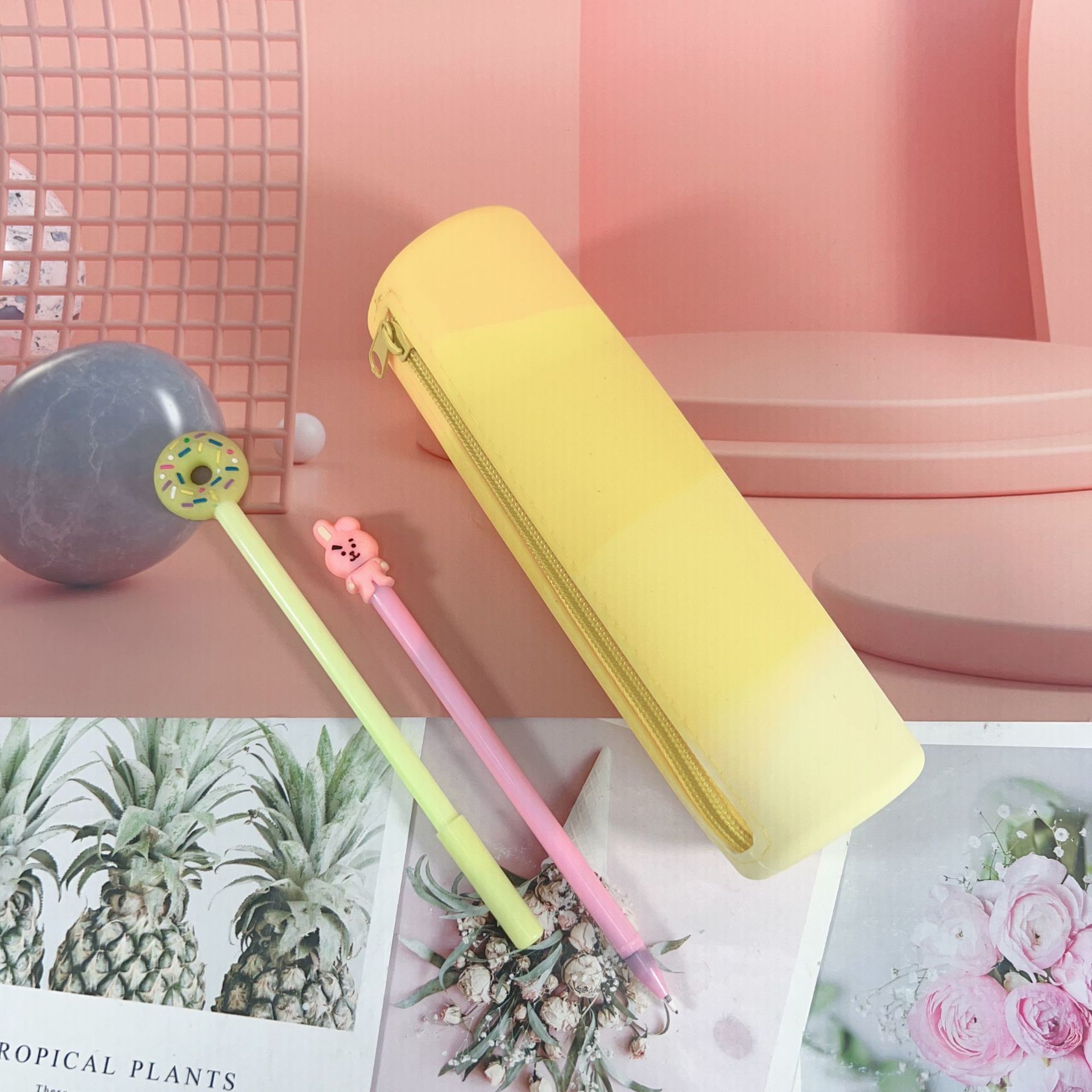Stylish Silicone Pencil Pouch Portable and Waterproof Pen Bag for Office Supplies