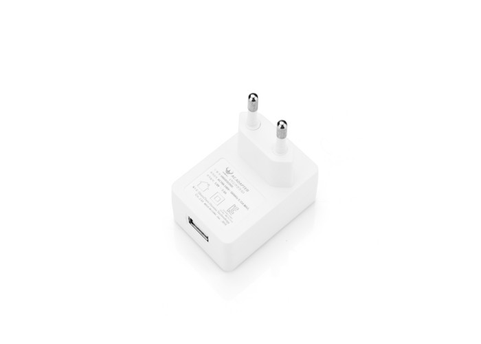Universal USB Power Adapter 100-240V AC Input 6W Standby Power Shezhen Plaza Package