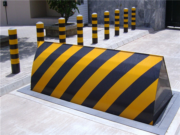 Access control system heavy duty electromechanical hydraulic vehicle blocker with parking barrier gate