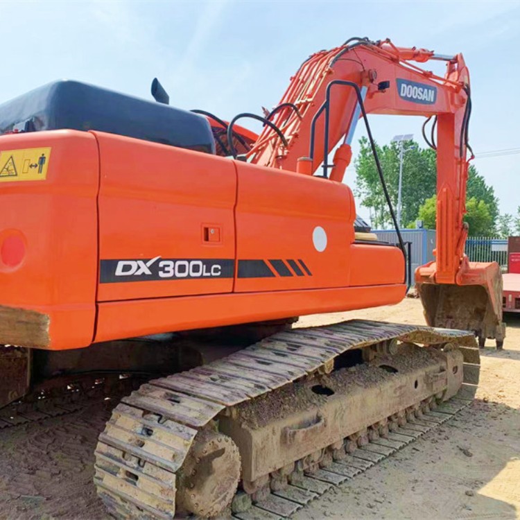 Korea Made 2017 Model Doosan DX300LC Excavator 30 Ton Large Second Hand Cheaper Cost