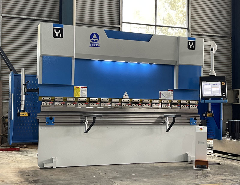 110T Hydraulic Press Brakes 3200MM Bending Folding With DA66T 8+1