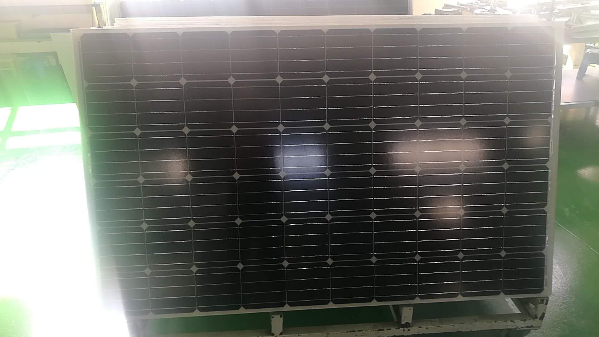 Anti Aging Monocrystalline Silicon Solar Panels IP67 Rated With Junction Box