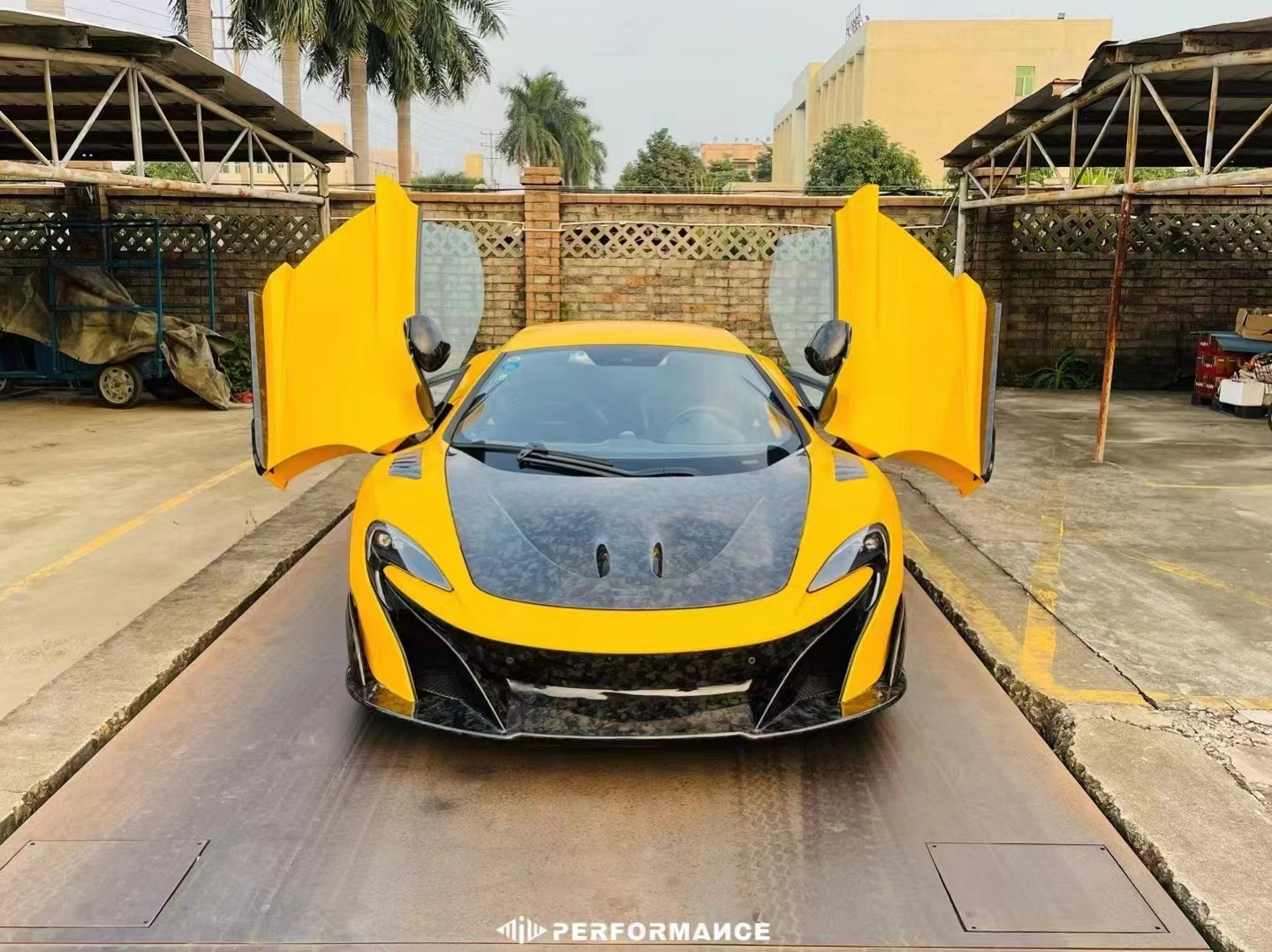 Car Front Bumper Carbon Parts for Mclaren Mp4 12C 625c 650S Upgrade to 675LT Style Body Kit