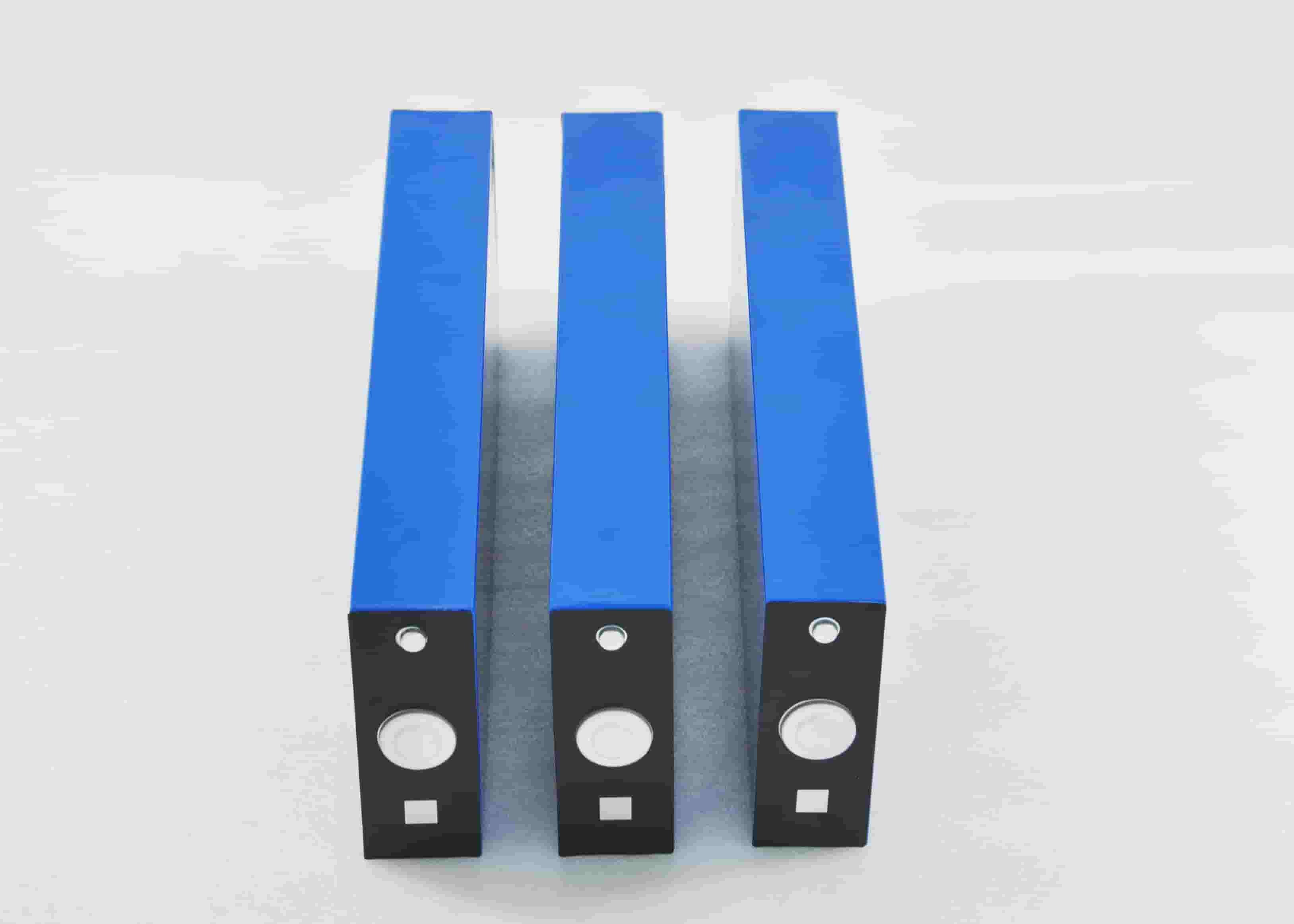 3.2V270Ah Lithium Battery Cell LFP 52.8mmx145.5mmx405mm Square Aluminum Shell