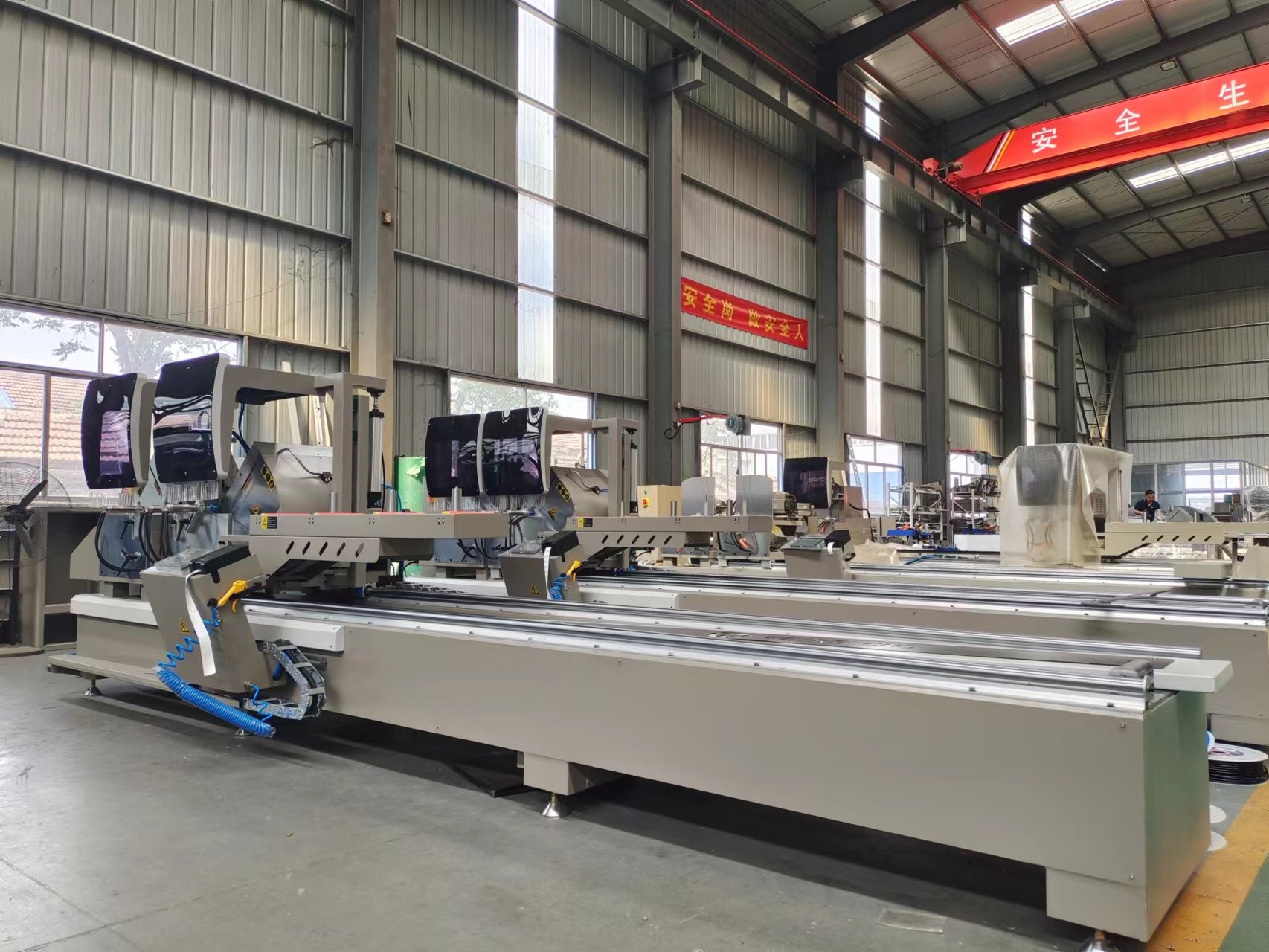 Wide Profile Cutting Saw CNC Double Head Saw For Sale