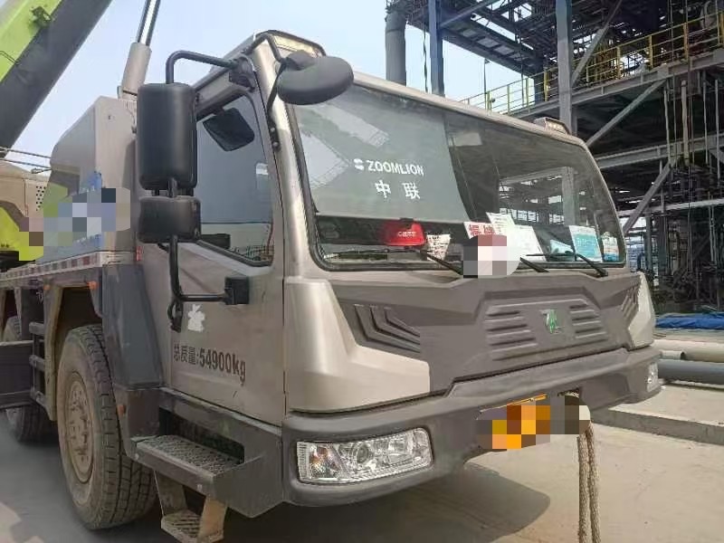 Seven-Arm Crane Jib ZTC2000E 2021 Years Zoomlion Mobile Crane 130tons for Heavy-Duty Construction Projects