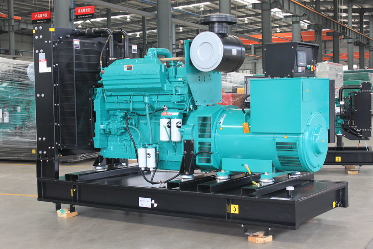 Heavy Duty 380 KVA Super Silent Cummins Diesel Generator Set 300KW NTAA855-G7