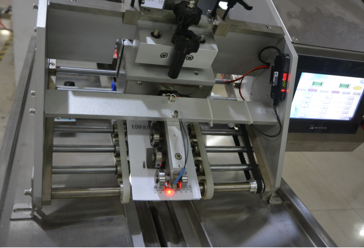 Foods Bread Horizontal Flow Pack Machine Servo Motor Horizontal Pillow Packing Machine