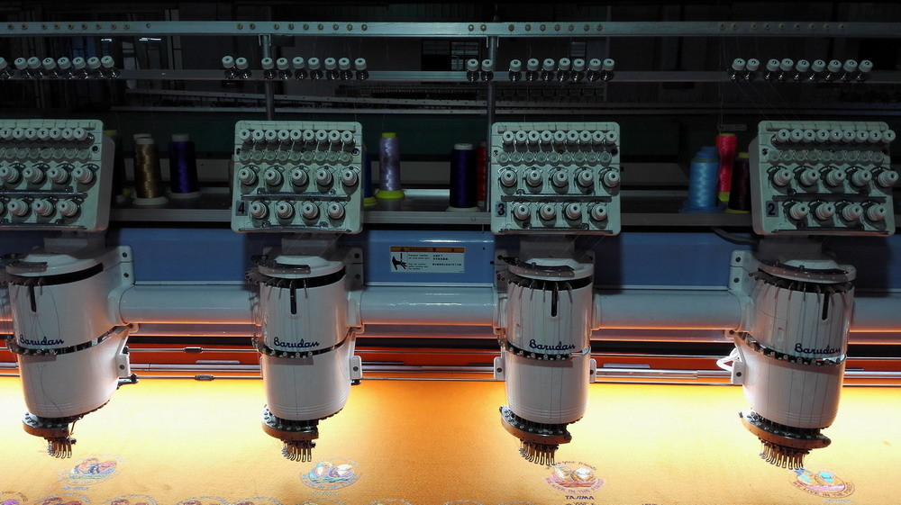 6 Heads Refurbished Barudan Embroidery Machine For Home Business BEDYH-YN-6