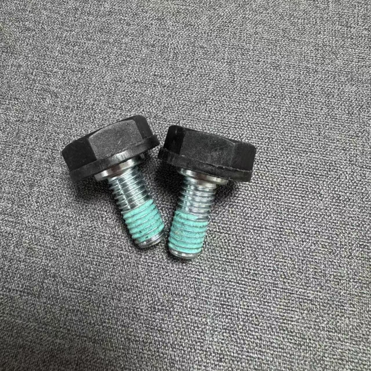 Forklift Battery Parts M10*22 Plastic Head Screw Bolts for Flexible Type Connection Cables.